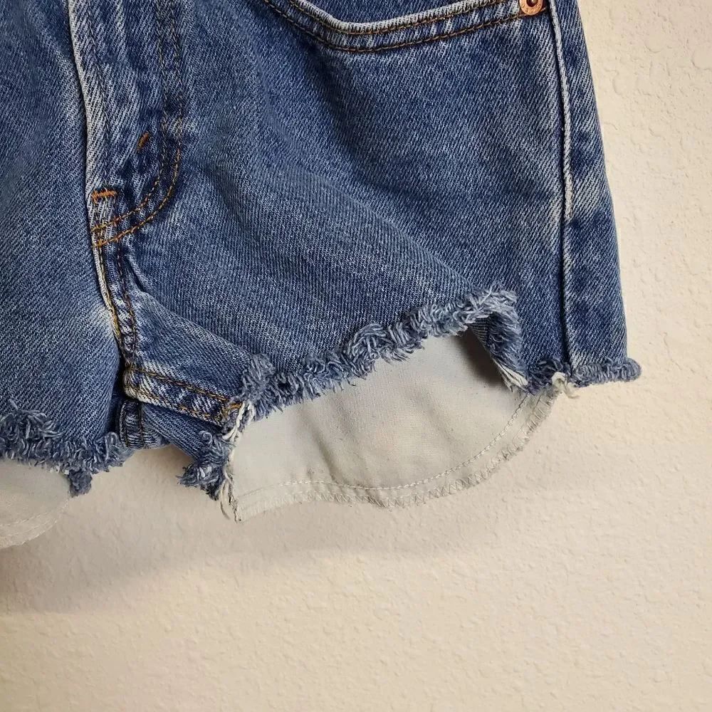 Levi's slim distressed cutoffs blue - Picture 5 of 6